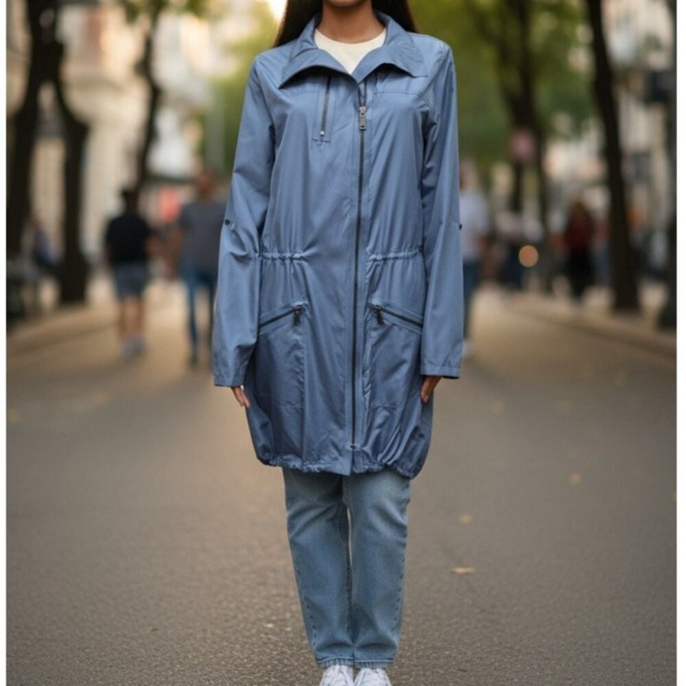 Elie Tahari Long Windbreaker Rain Coat Size M Full Zip Pockets Fishtail hem Blue